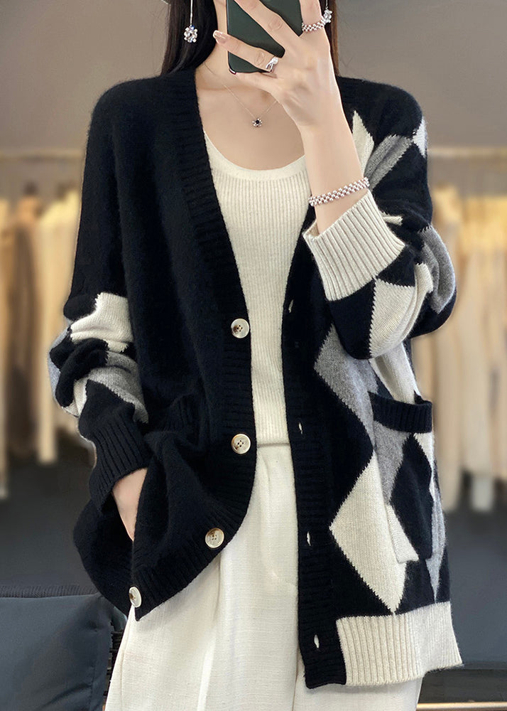 Effortlessly Elegant Cardigan with a Timeless Design