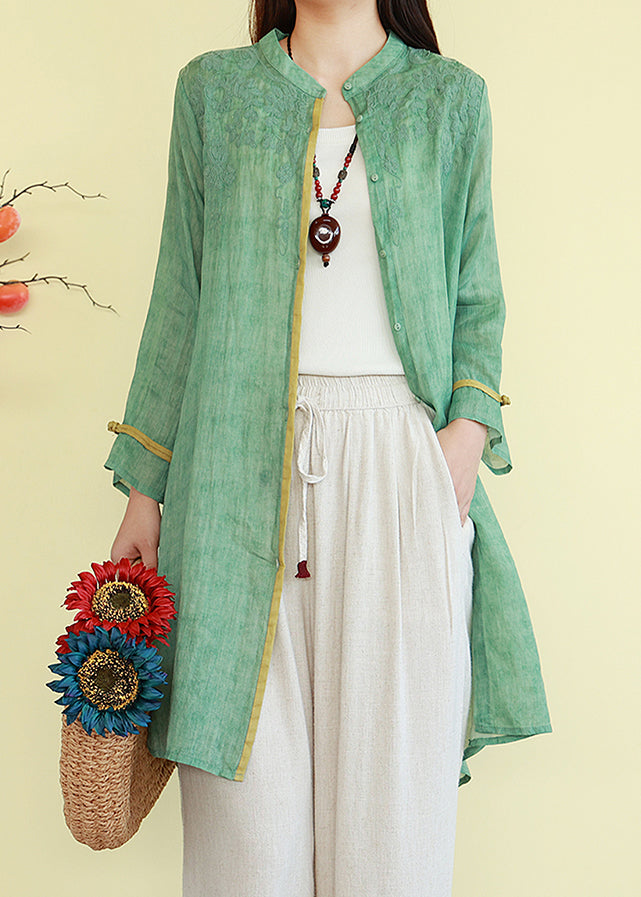 Classic Vintage Blouse with a Flattering Fit