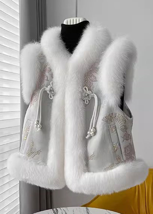 Beautifully Finished Coat in a Timeless Design