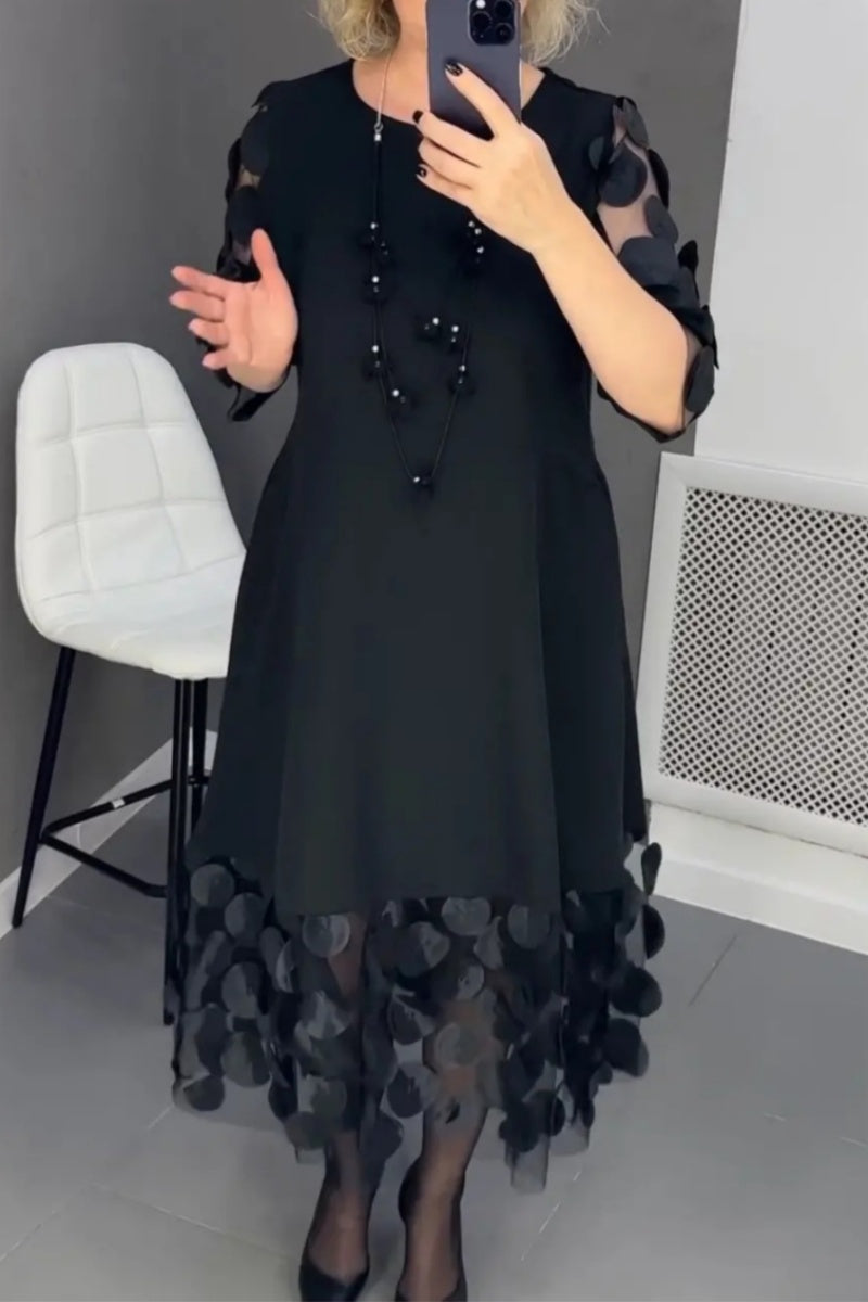 Beautifully Finished Dress in a Timeless Design