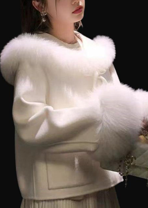 Beautifully Finished Coat in a Timeless Design