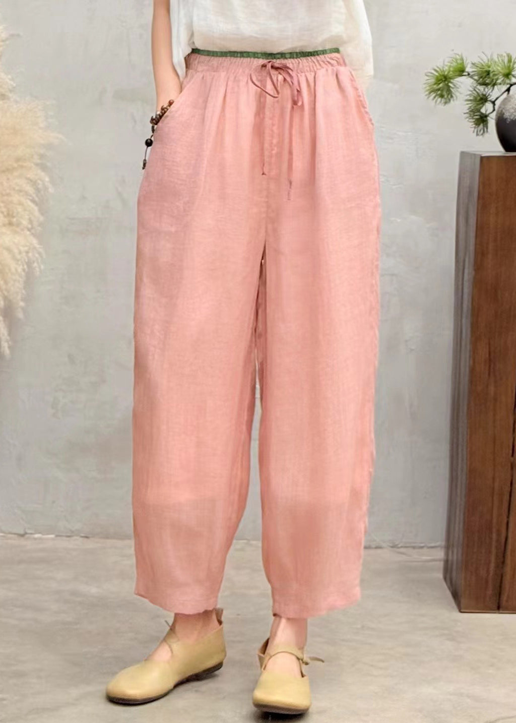 Well Tailored Pants with a Graceful Silhouette