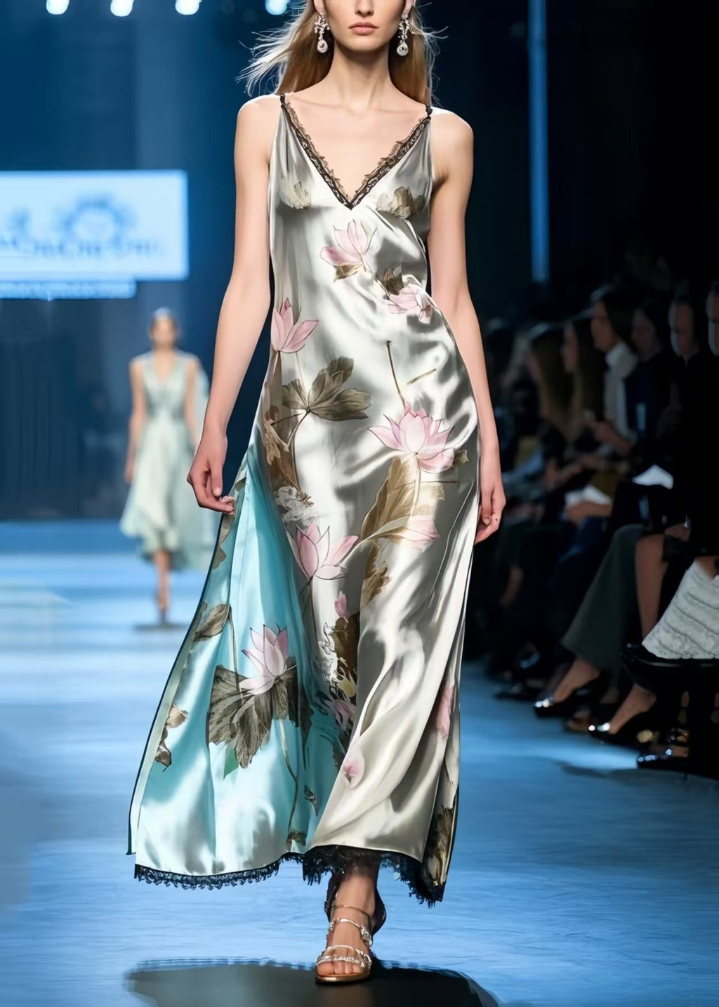 Well Tailored Dress with a Graceful Silhouette