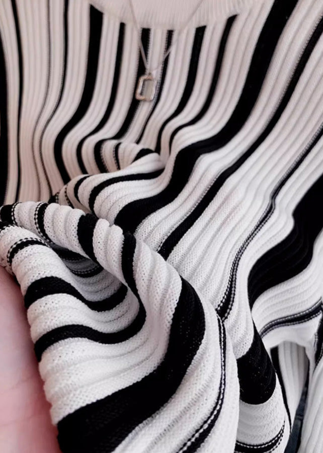 Well Tailored Sweater with a Graceful Silhouette