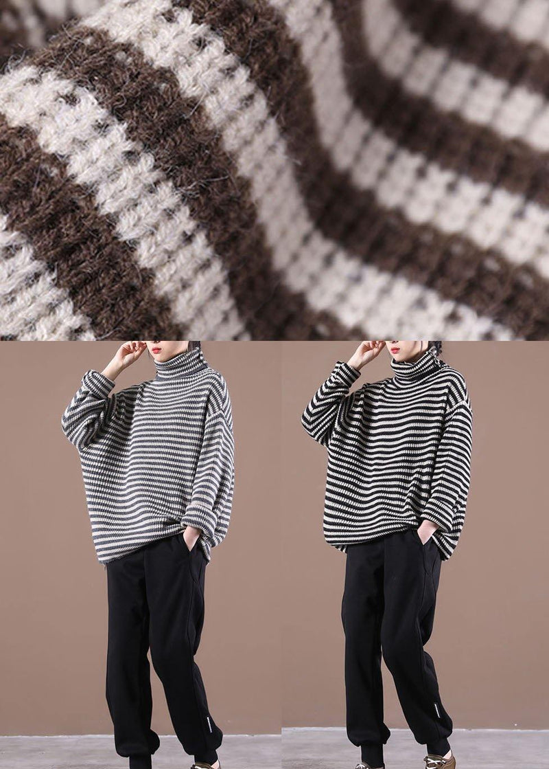 Gracefully Styled Top for Any Occasion