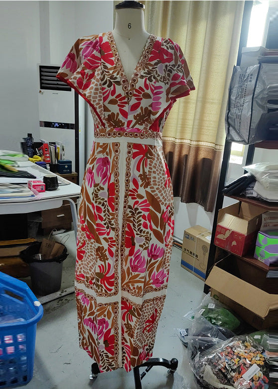 Classic Vintage Dress with a Flattering Fit