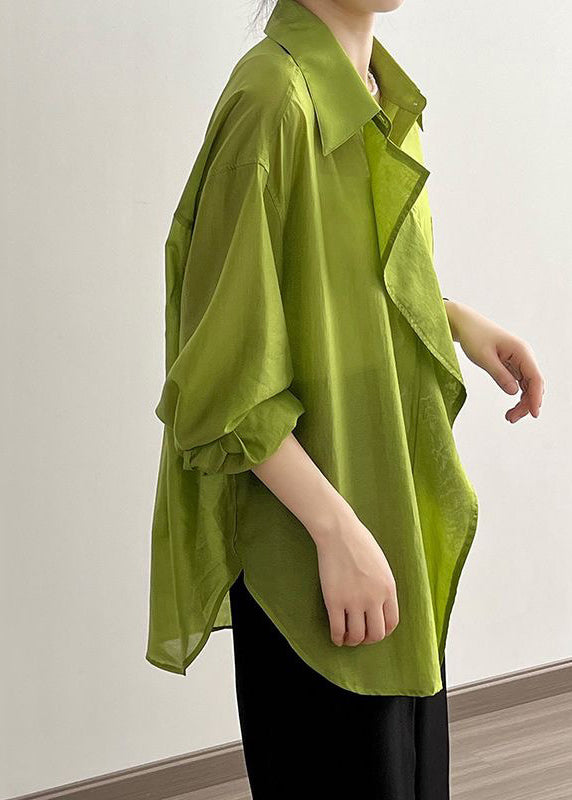 Classic Vintage Shirt with a Flattering Fit