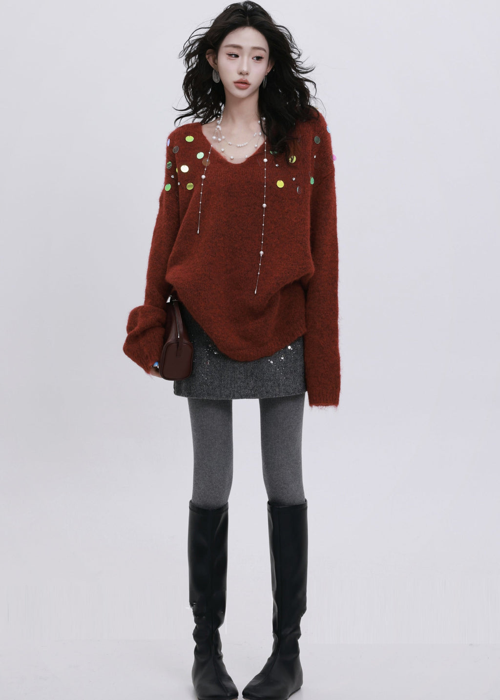 Well Tailored Sweater with a Graceful Silhouette