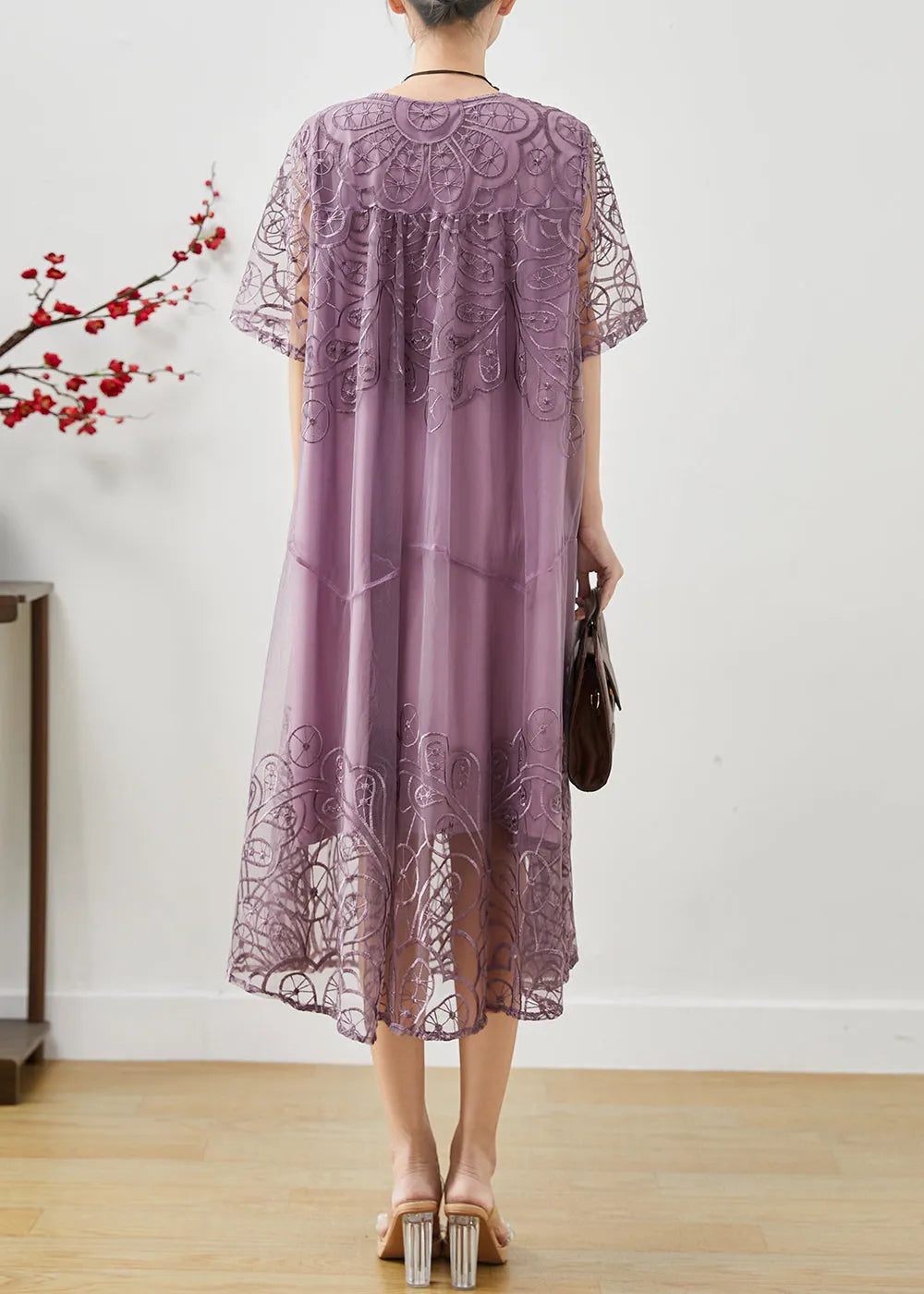 Effortlessly Elegant Dress with a Timeless Design