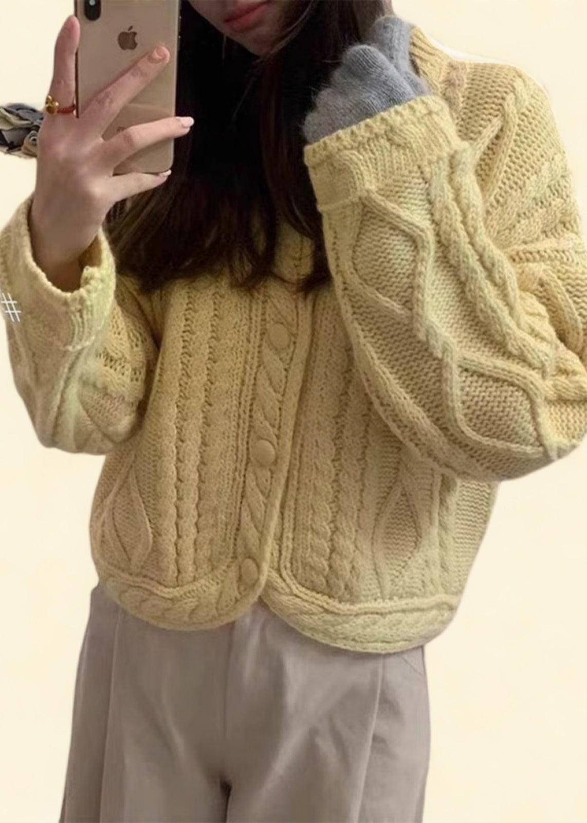 Well Tailored Cardigan with a Graceful Silhouette