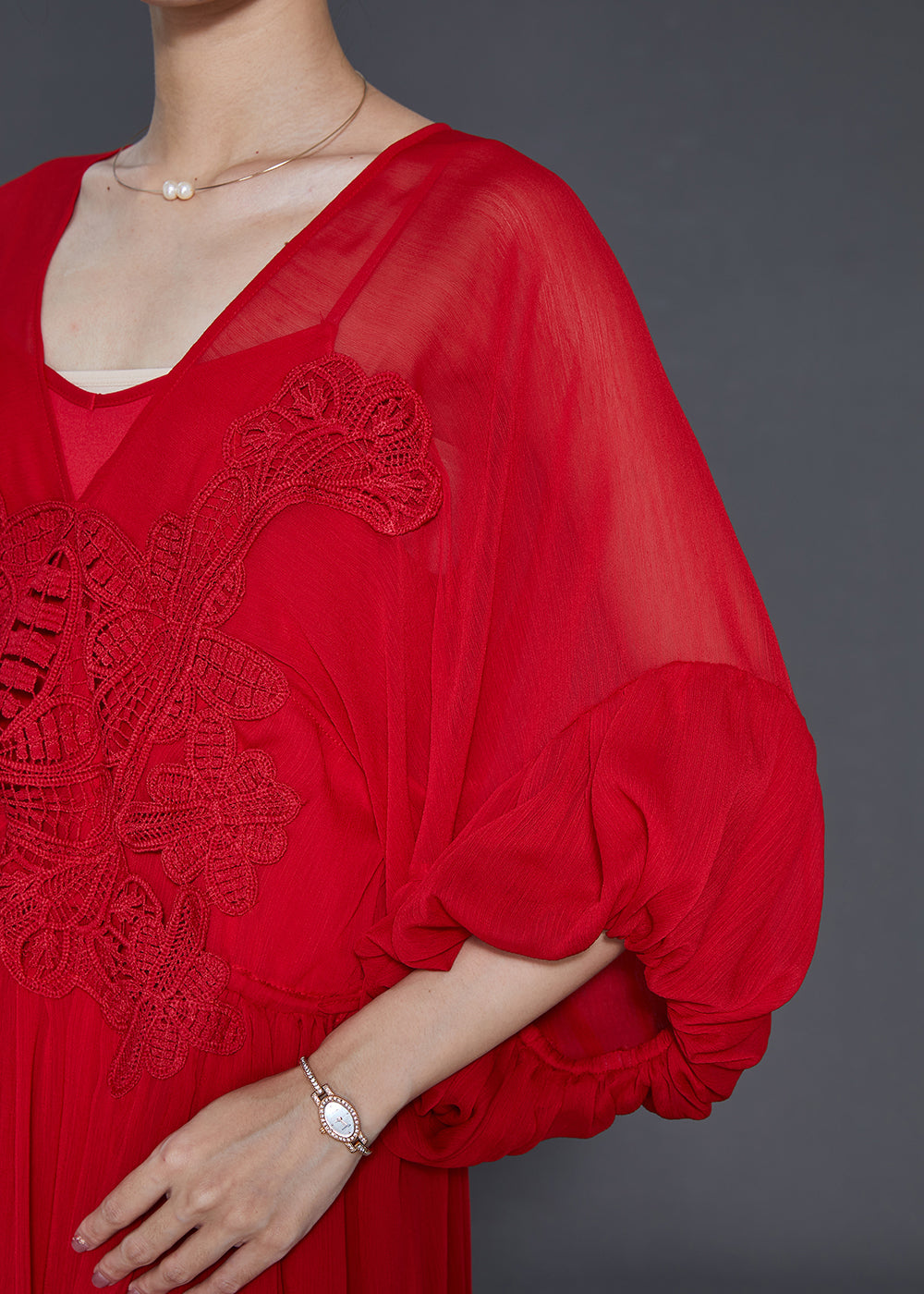 Effortlessly Elegant Dress with a Timeless Design