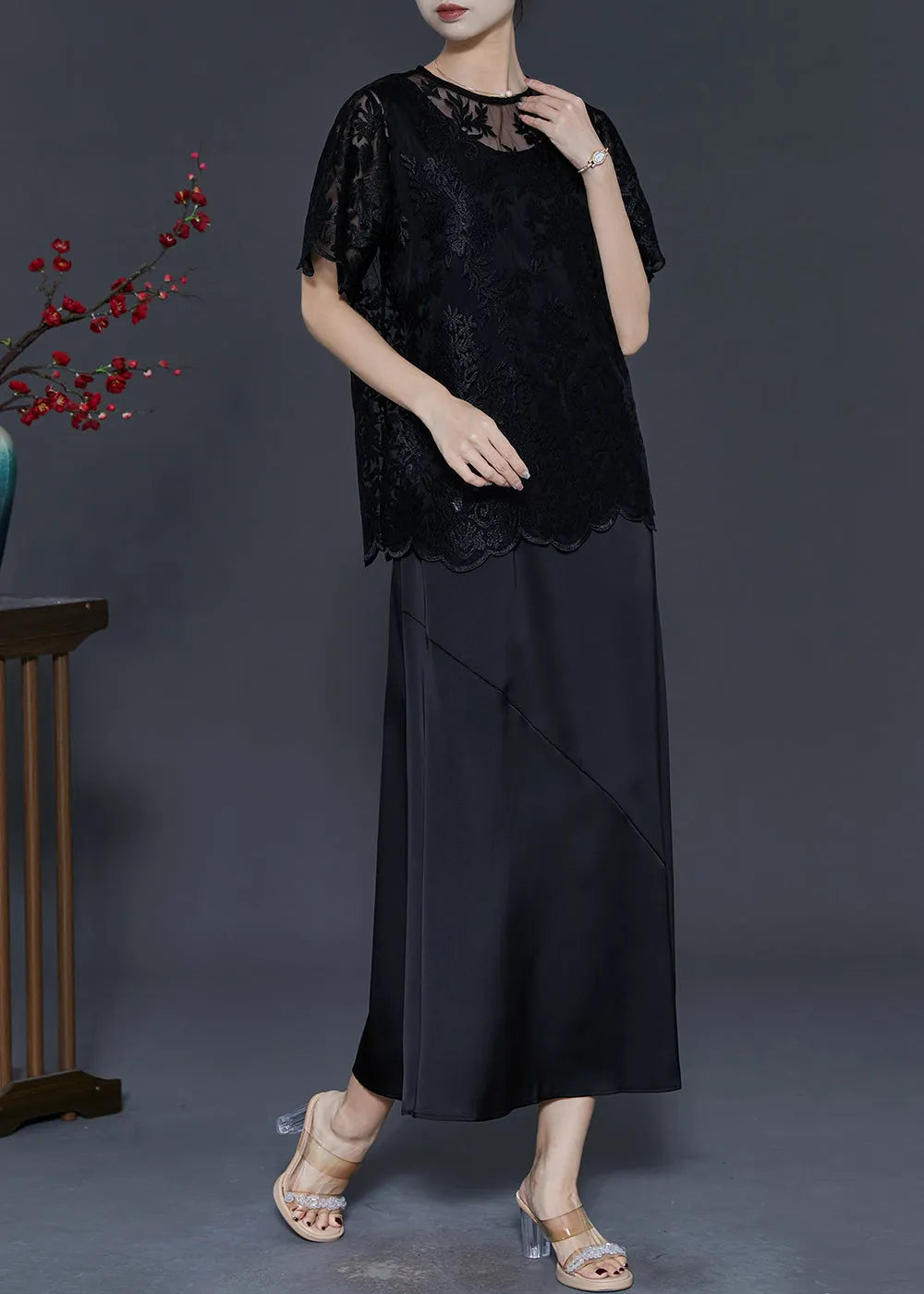Effortlessly Elegant Dress with a Timeless Design