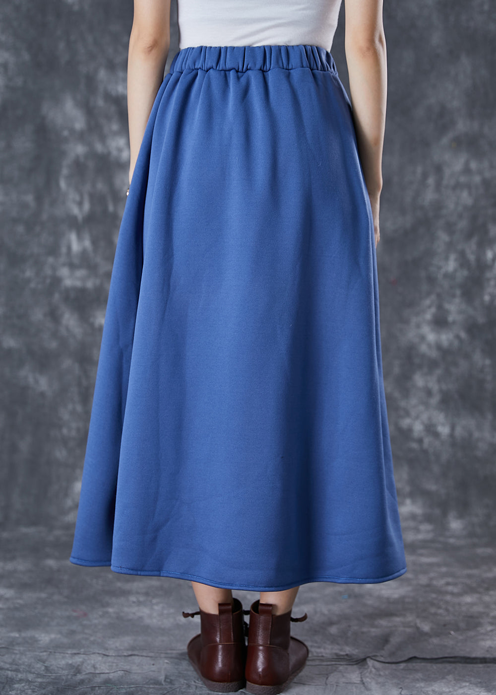Well Tailored Garment with a Graceful Silhouette