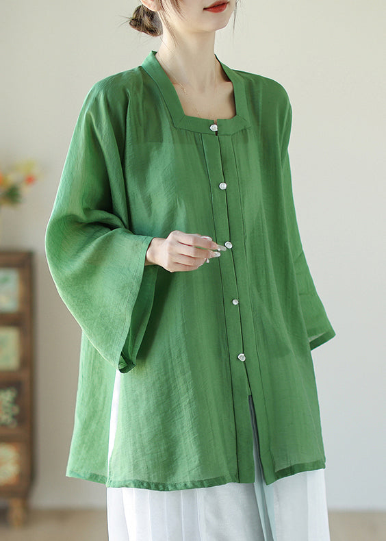 Well Tailored Shirt with a Graceful Silhouette