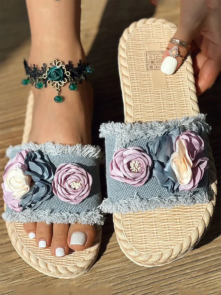 Graceful Orthopedic Sandals for Modern Look