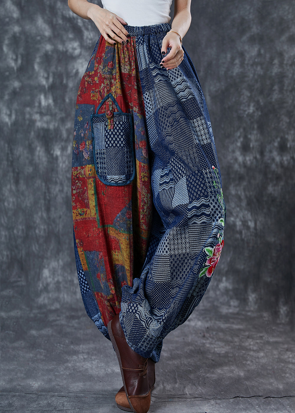 Effortlessly Elegant Pants with a Timeless Design