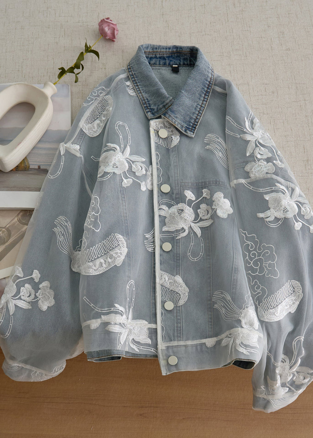 Effortlessly Elegant Coat with a Timeless Design