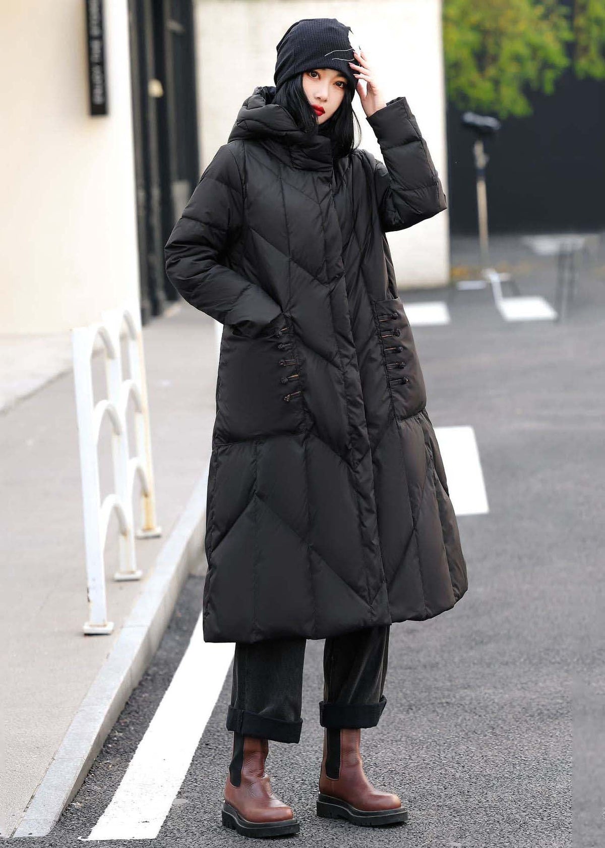 Well Tailored Coat with a Graceful Silhouette