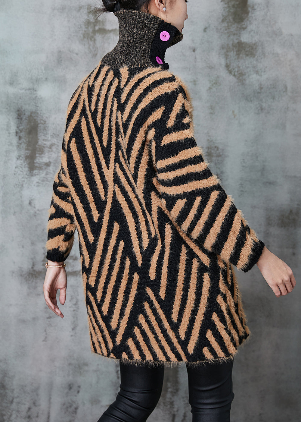 Beautifully Finished Sweater in a Timeless Design