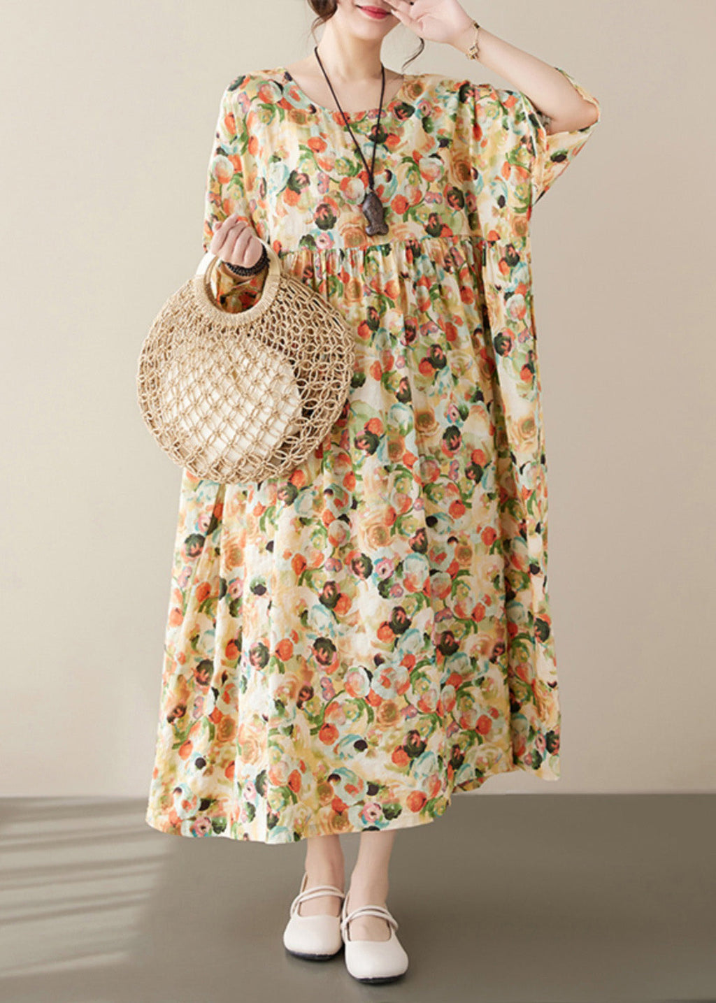 Effortlessly Elegant Dress with a Timeless Design