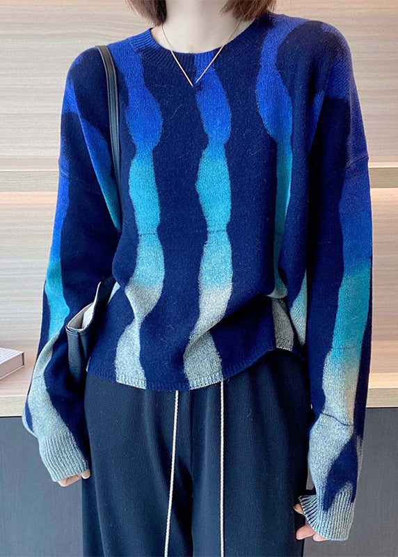 Classic Vintage Sweater with a Flattering Fit