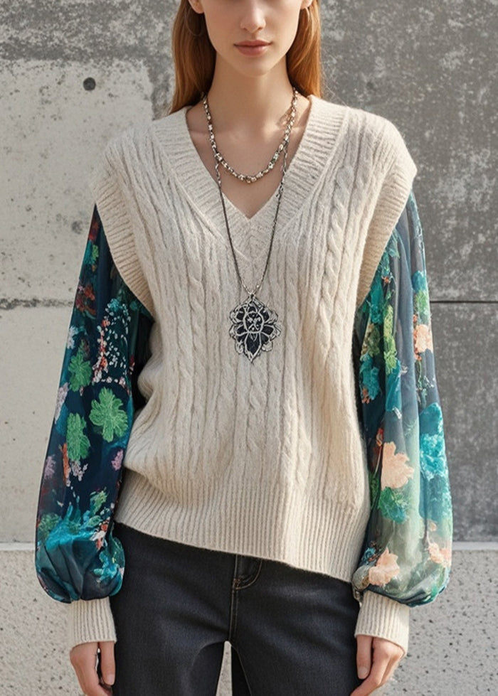 Effortlessly Elegant Top with a Timeless Design