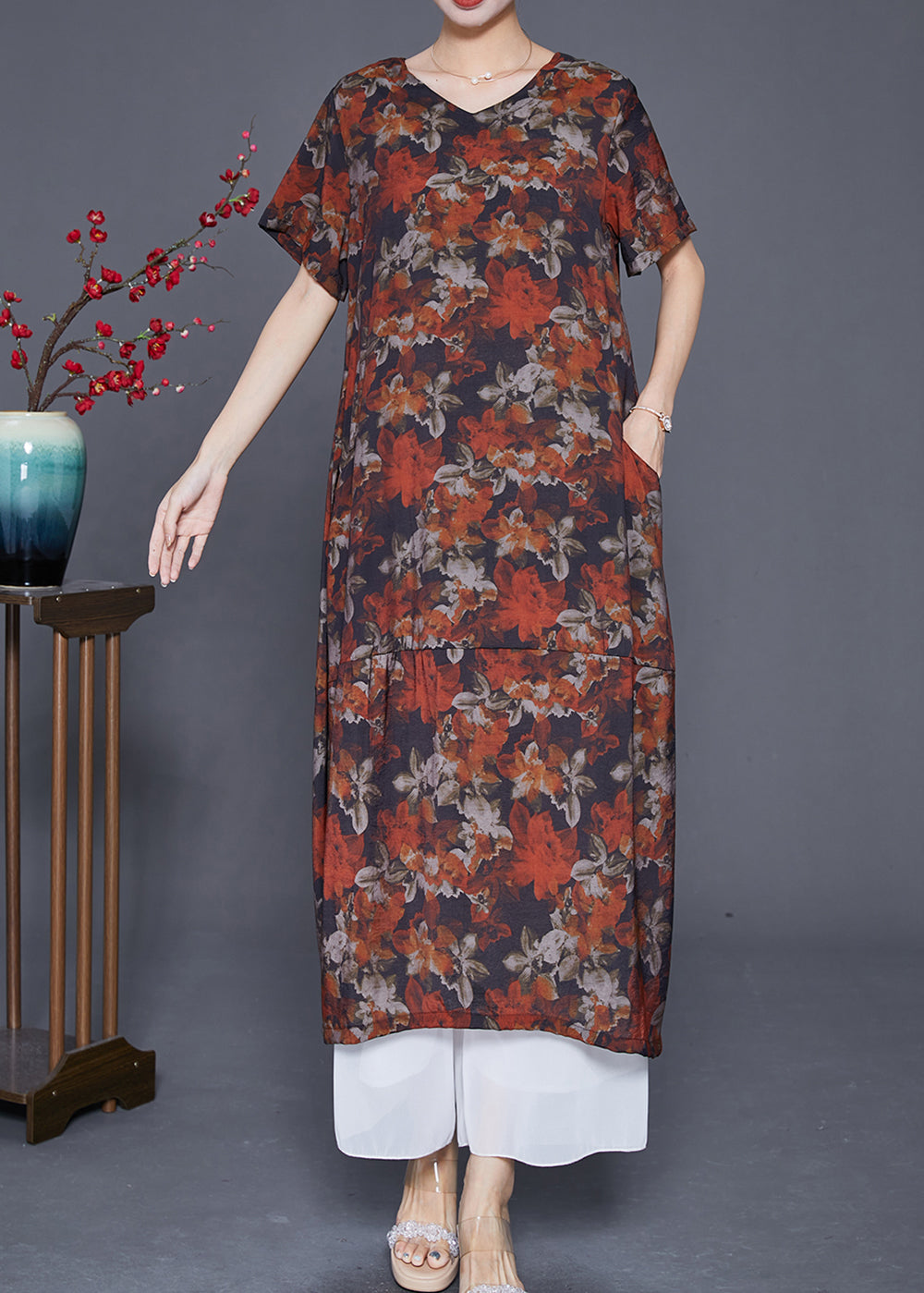 Well Tailored Dress with a Graceful Silhouette