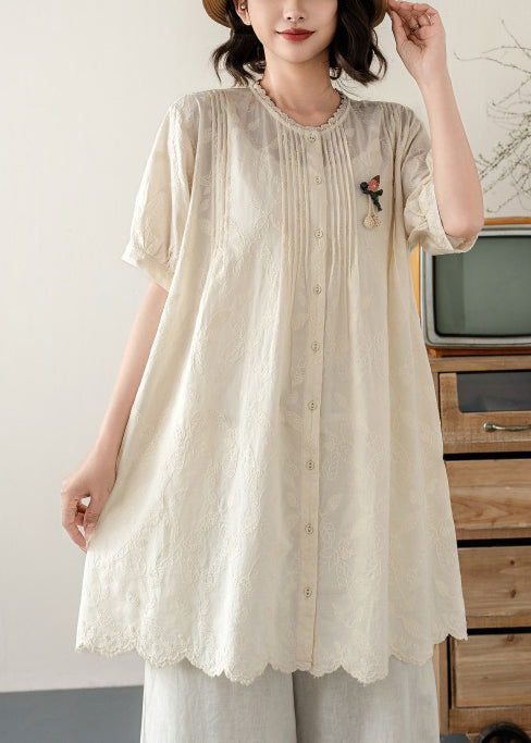 Well Tailored Top with a Graceful Silhouette