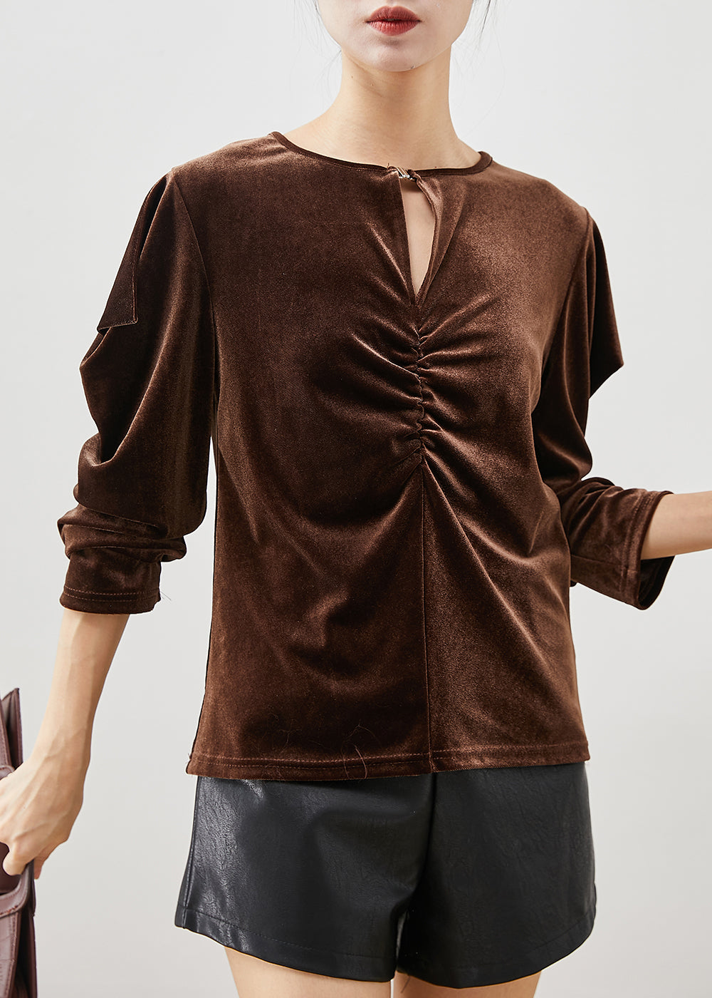 Effortlessly Elegant Blouse with a Timeless Design