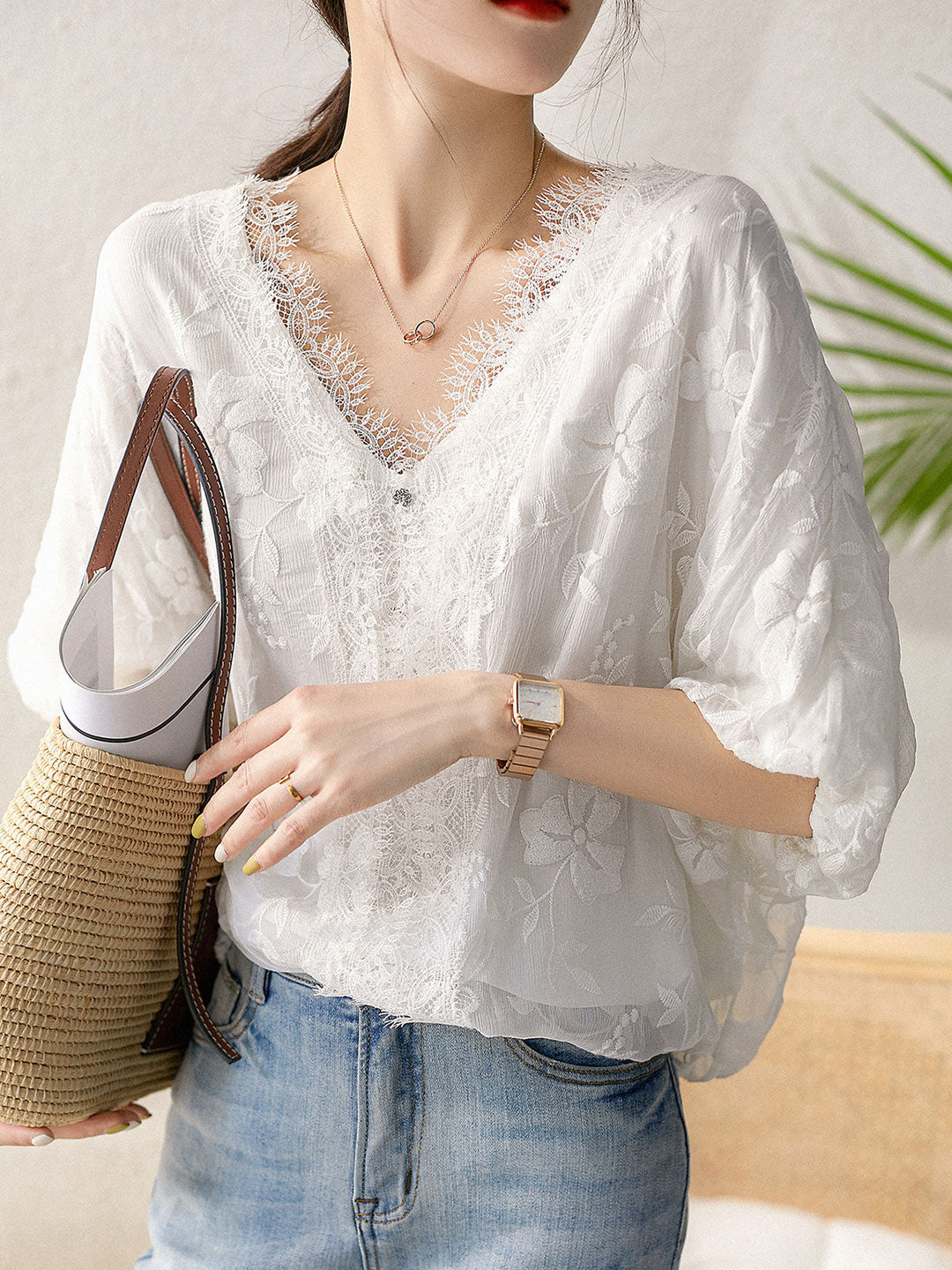 Beautifully Finished Top in a Timeless Design