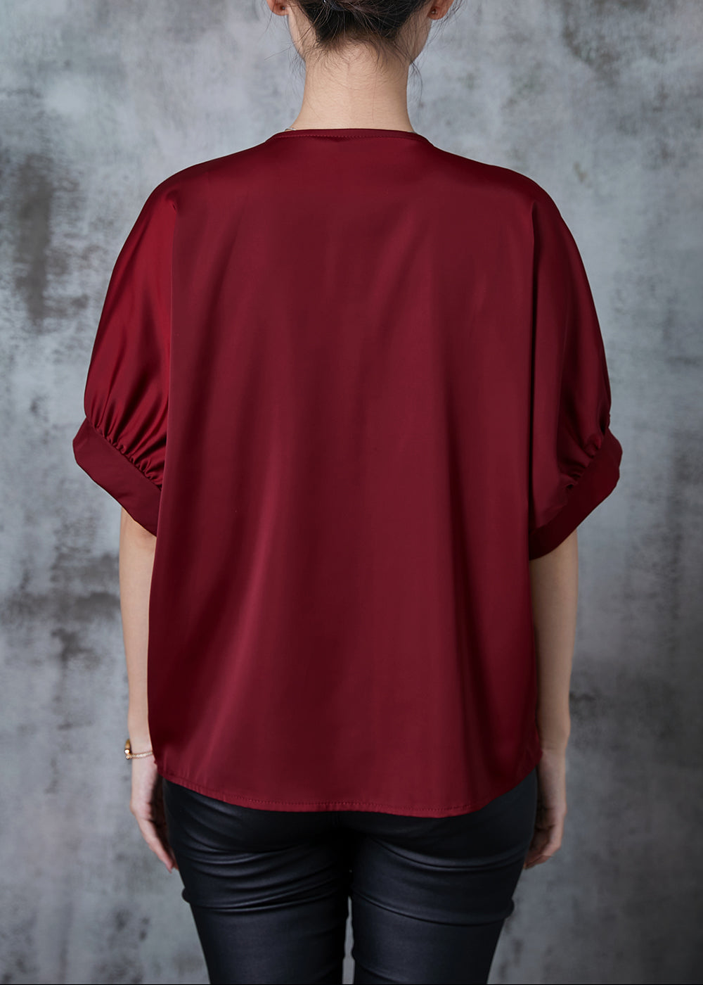 Effortlessly Elegant Shirt with a Timeless Design