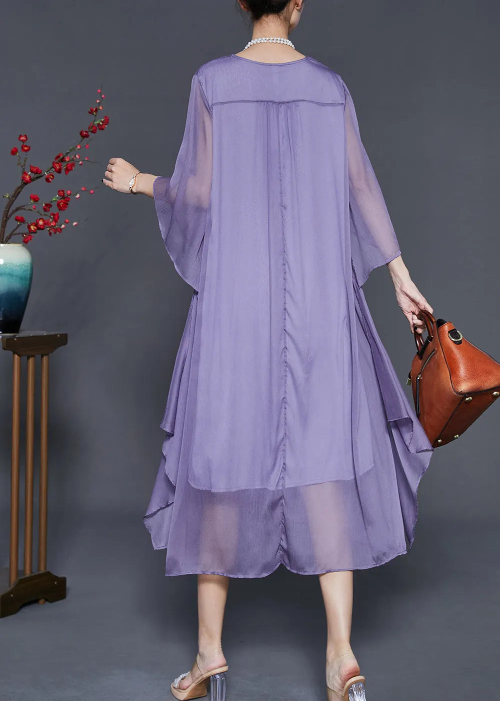 Beautifully Finished Dress in a Timeless Design