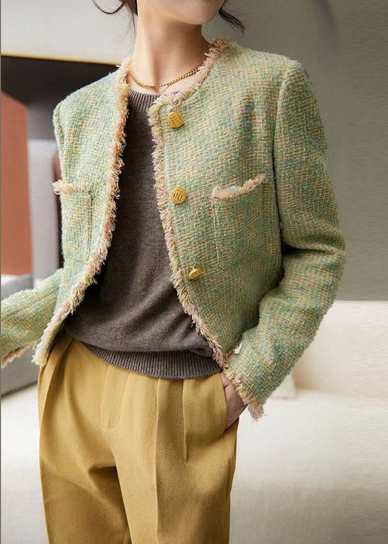 Well Tailored Coat with a Graceful Silhouette
