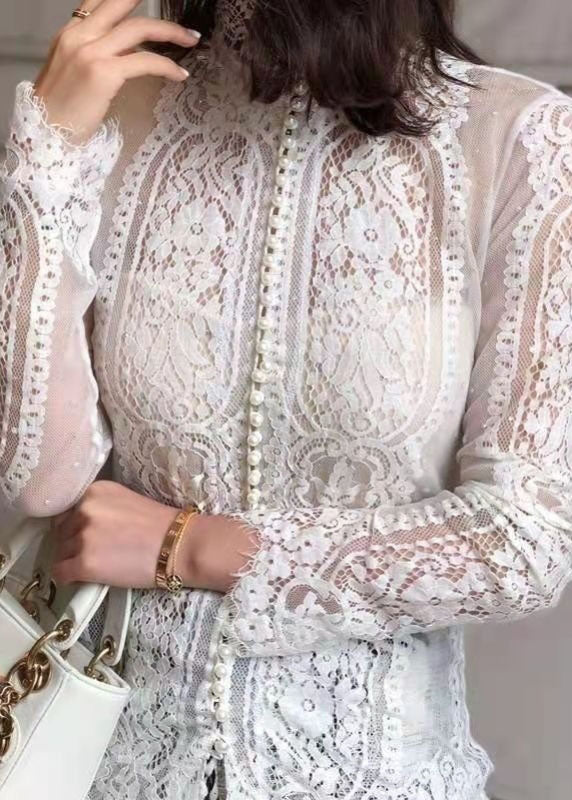 Well Tailored Top with a Graceful Silhouette