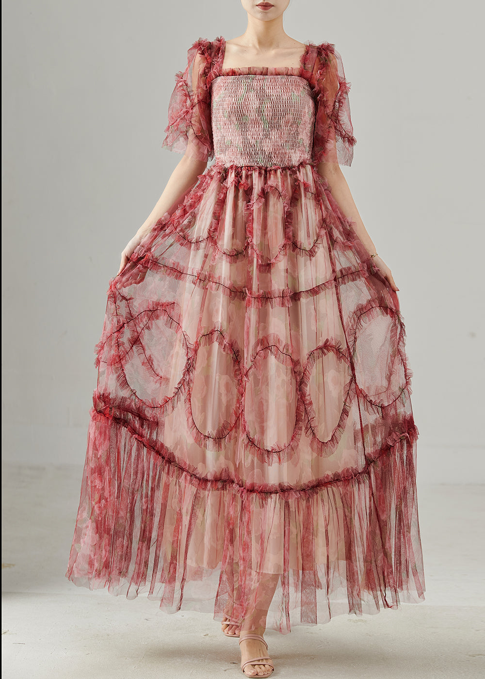 Well Tailored Dress with a Graceful Silhouette