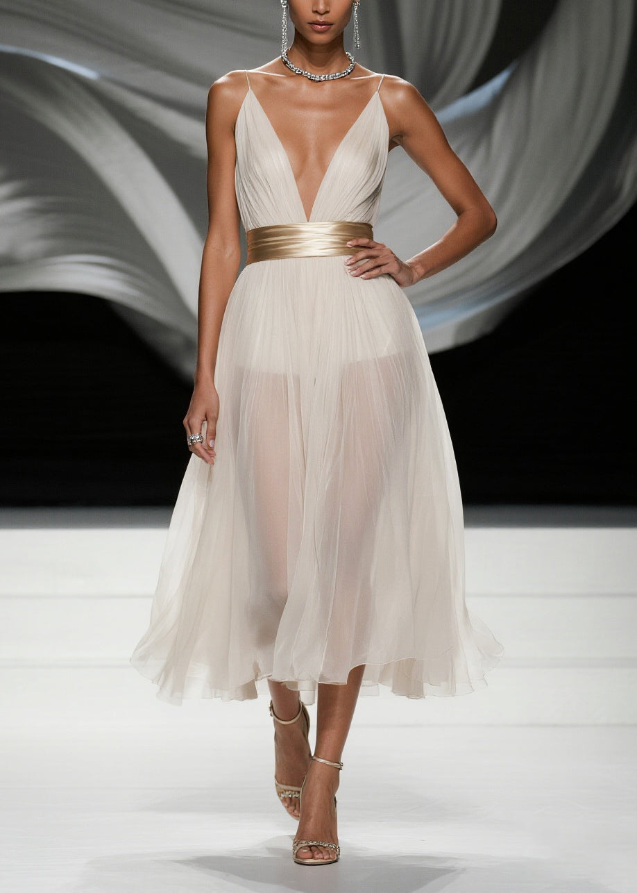 Beautifully Finished Dress in a Timeless Design
