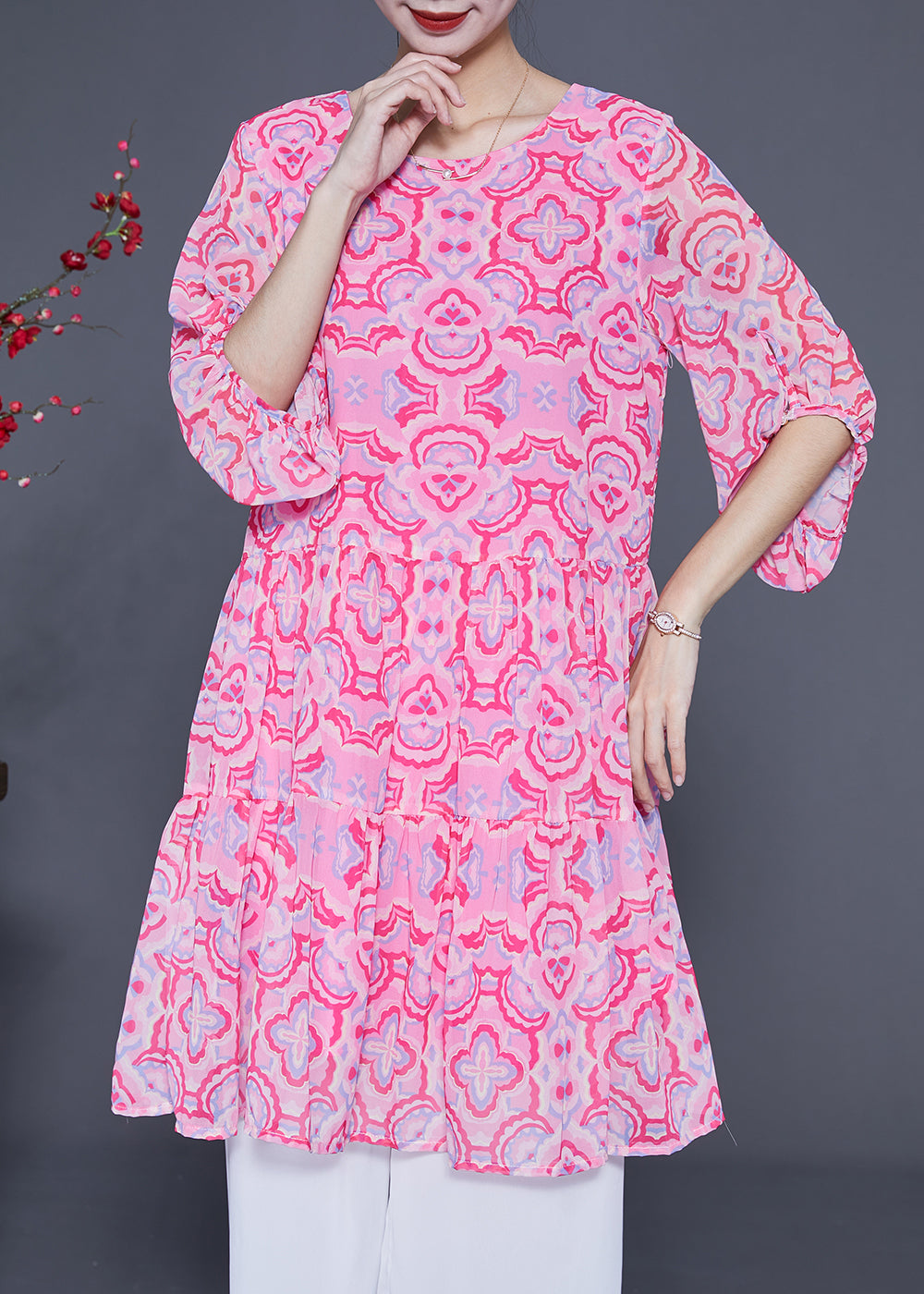 Effortlessly Elegant Dress with a Timeless Design