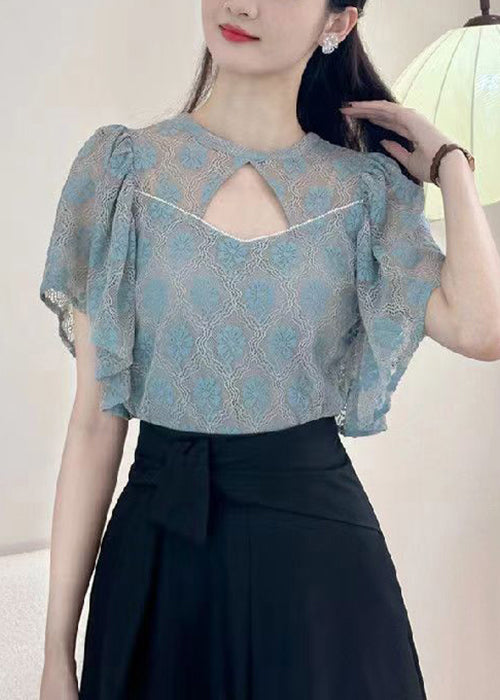 Well Tailored Blouse with a Graceful Silhouette
