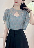 Well Tailored Blouse with a Graceful Silhouette