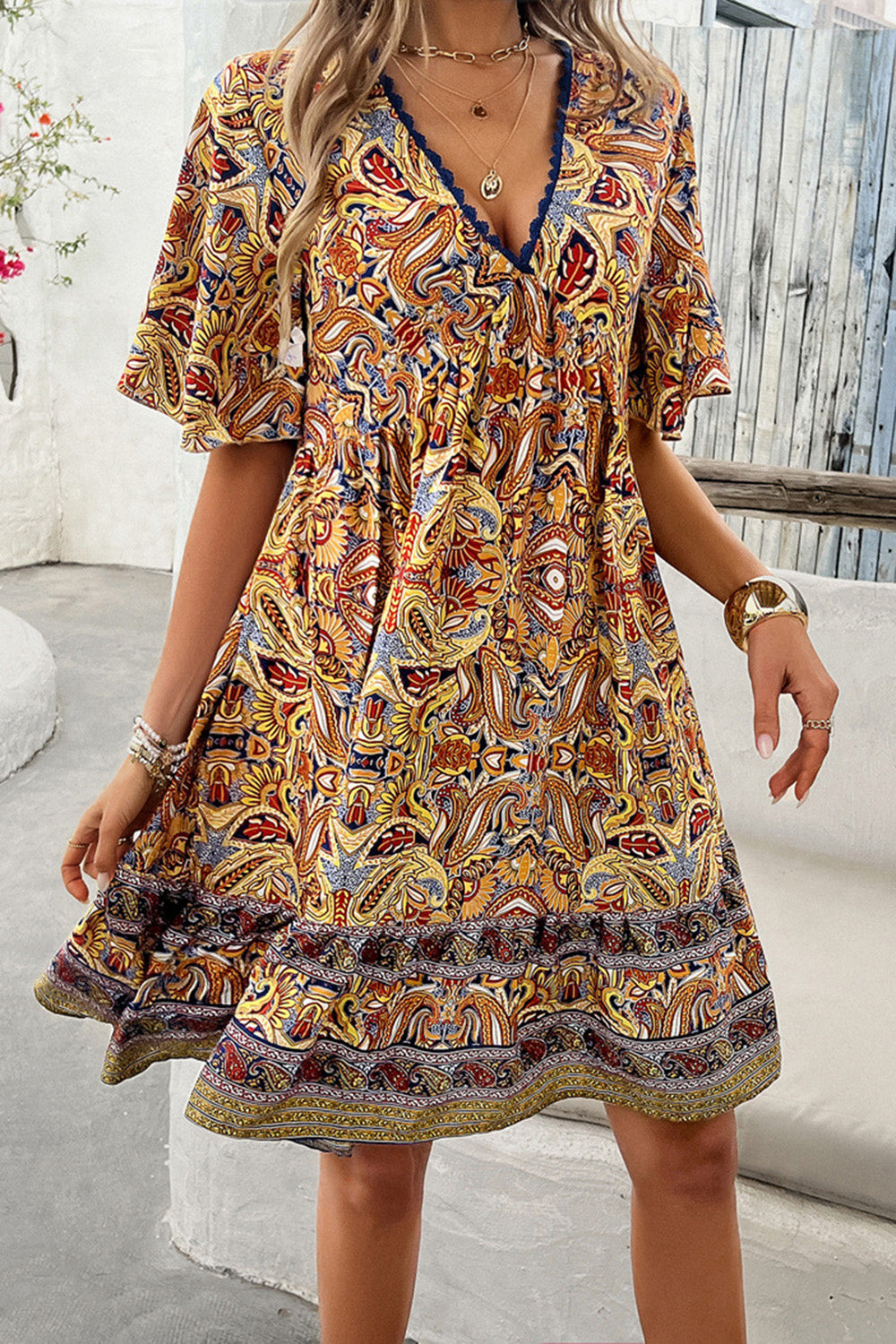 Beautifully Finished Dress in a Timeless Design