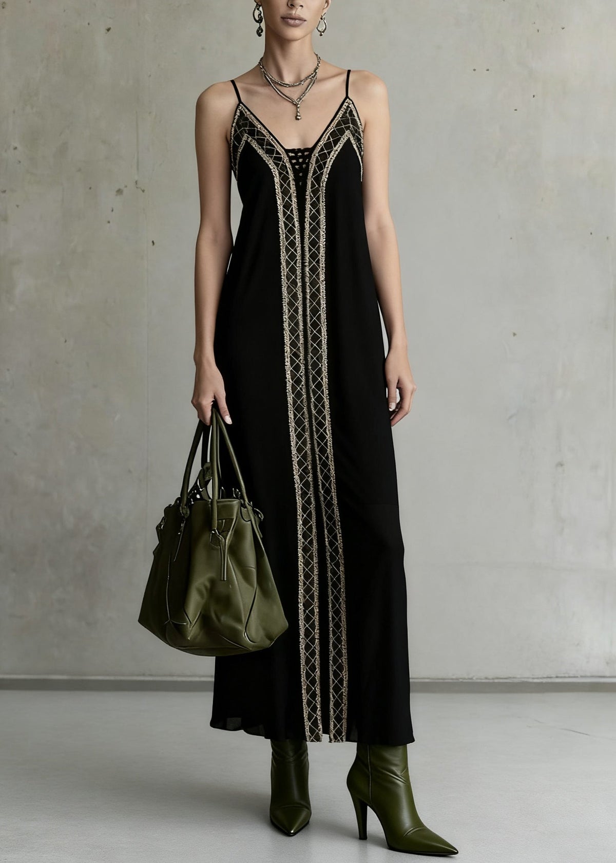 Beautifully Finished Dress in a Timeless Design