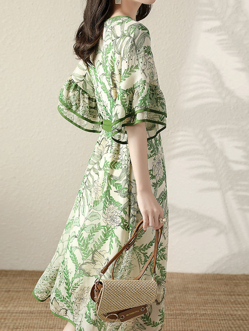 Classic Vintage Dress with a Flattering Fit