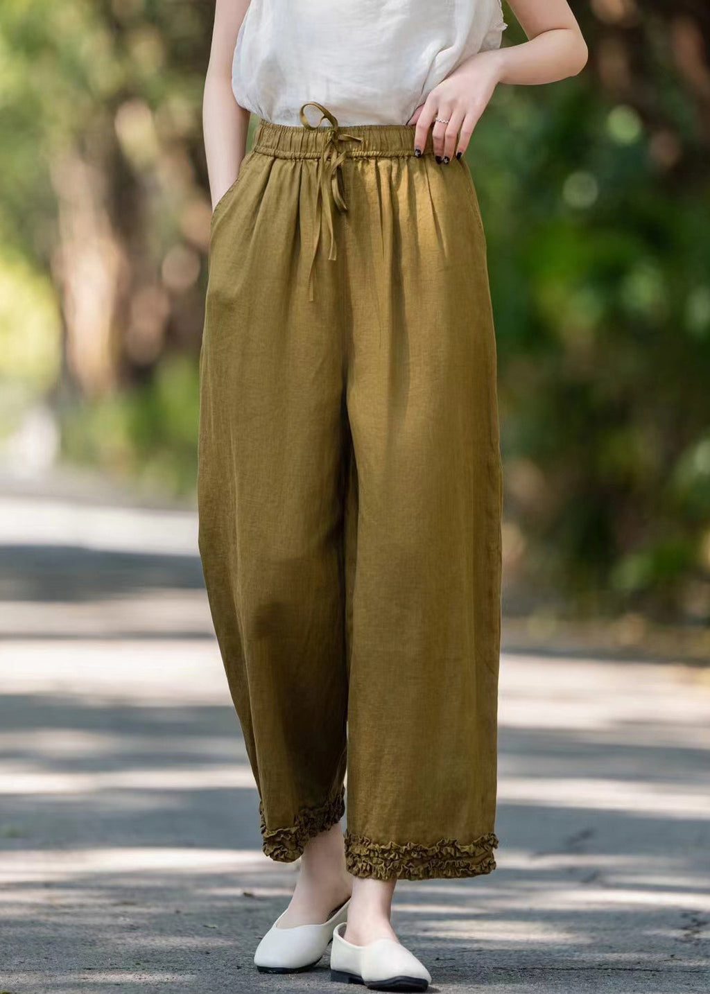 Elegantly Styled Pants for Everyday Wear