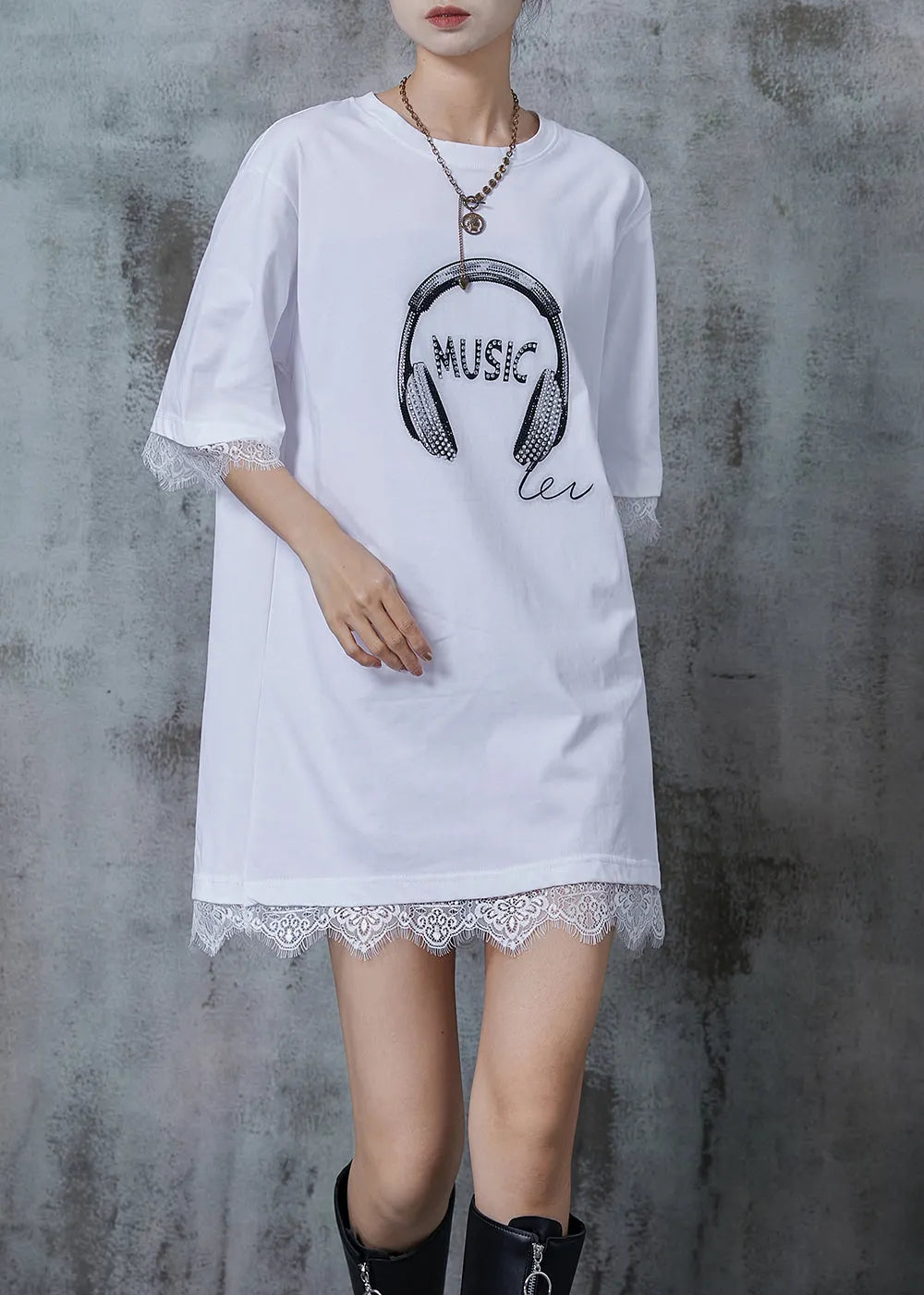 Beautifully Finished Dress in a Timeless Design
