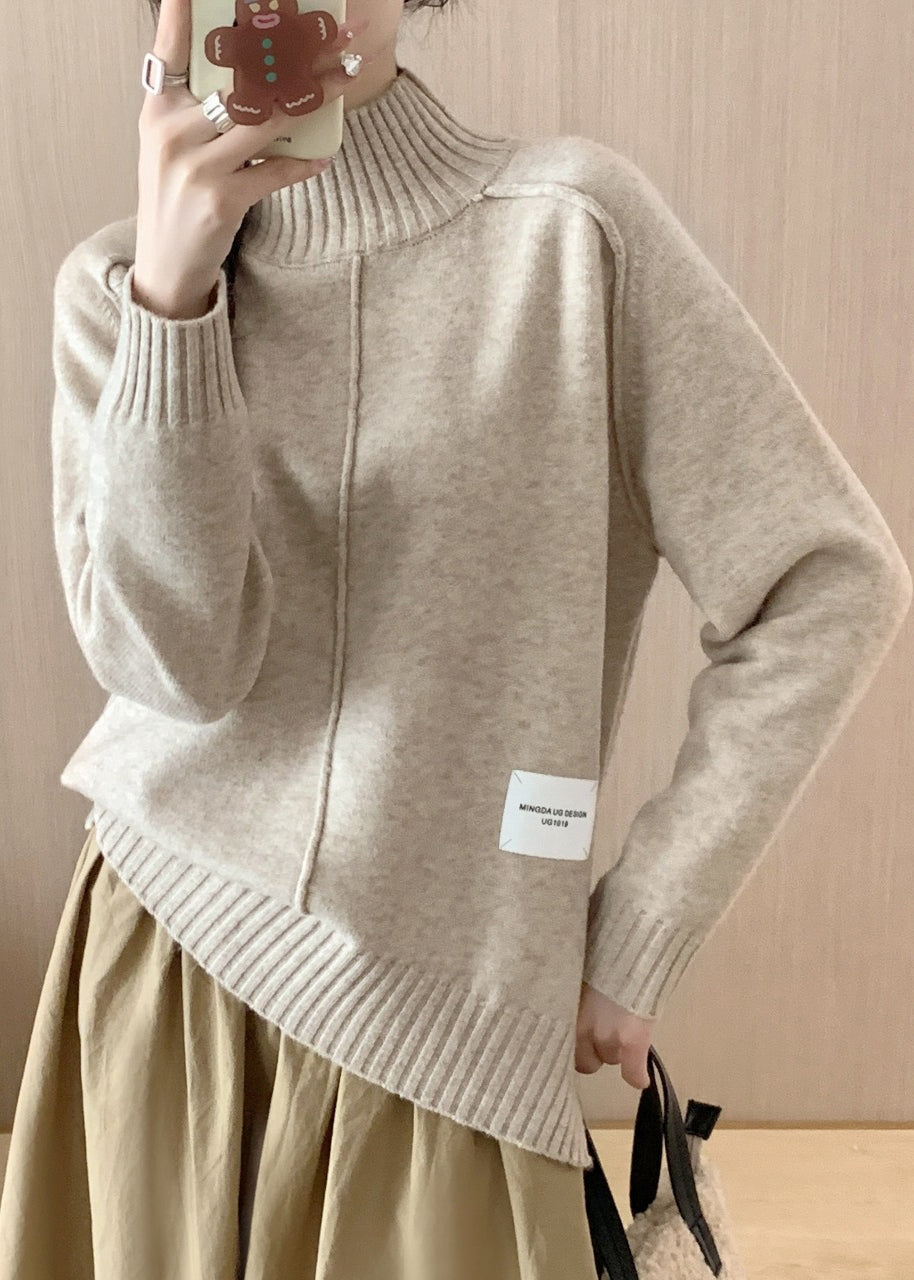 Effortlessly Elegant Sweater with a Timeless Design