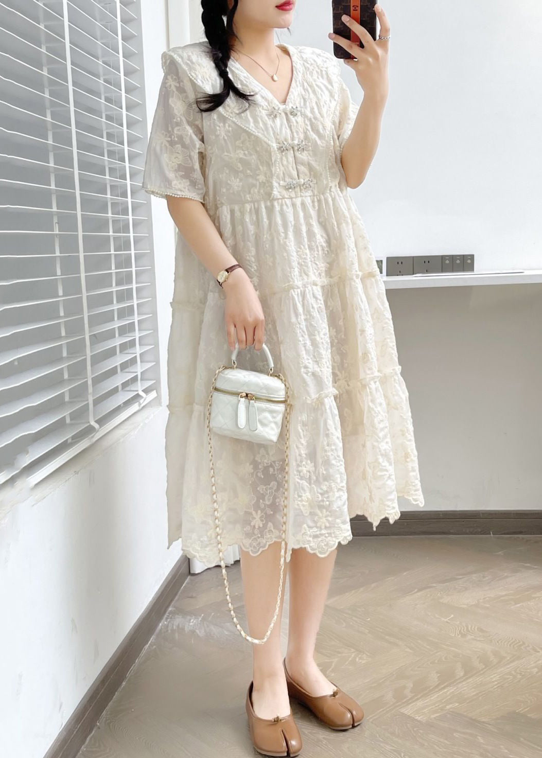 Well Tailored Dress with a Graceful Silhouette