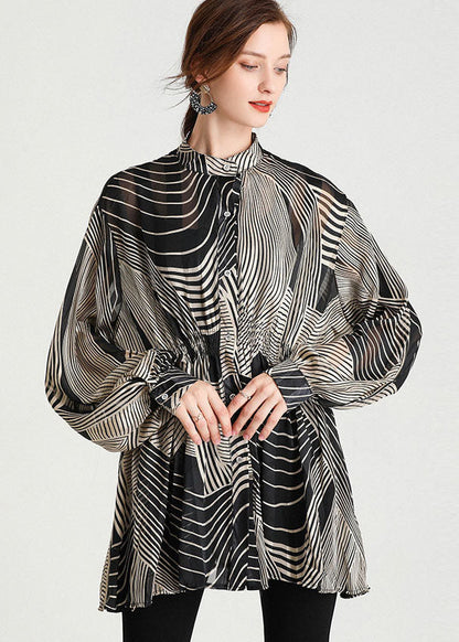 Sophisticated Blouse with a Clean Classic Look