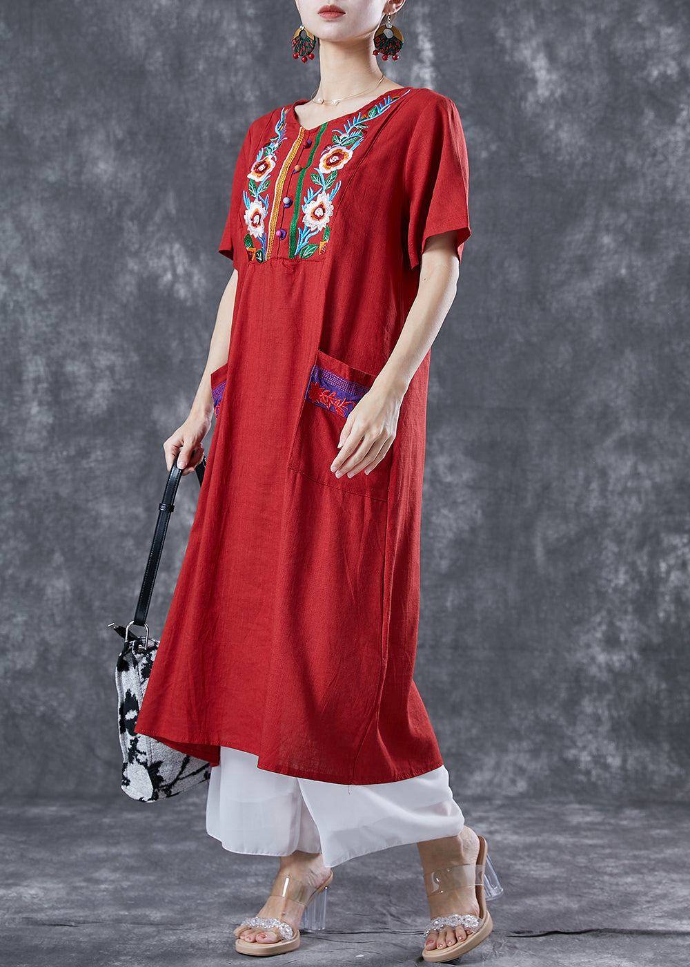 Beautifully Crafted Dress in a Classic Style