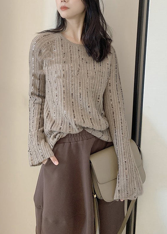Well Tailored Sweater with a Graceful Silhouette