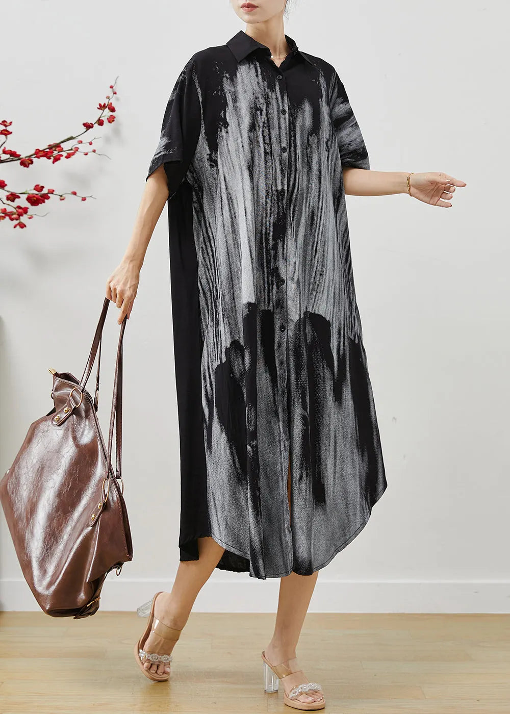 Effortlessly Elegant Dress with a Timeless Design